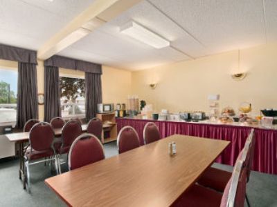 Travelodge By Wyndham South Hotel 3*
