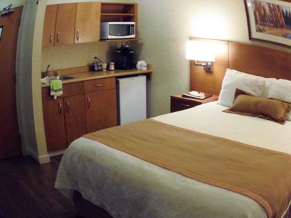 Rosslyn & Hotel 3*