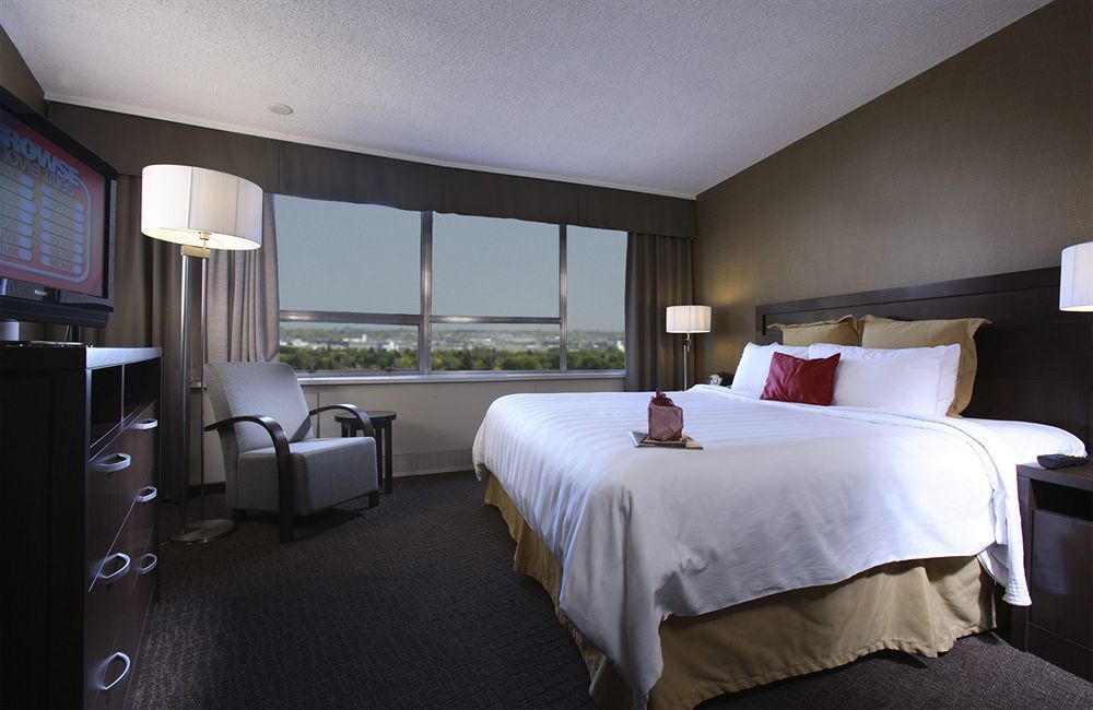 Hotel Chateau Lacombe Edmonton