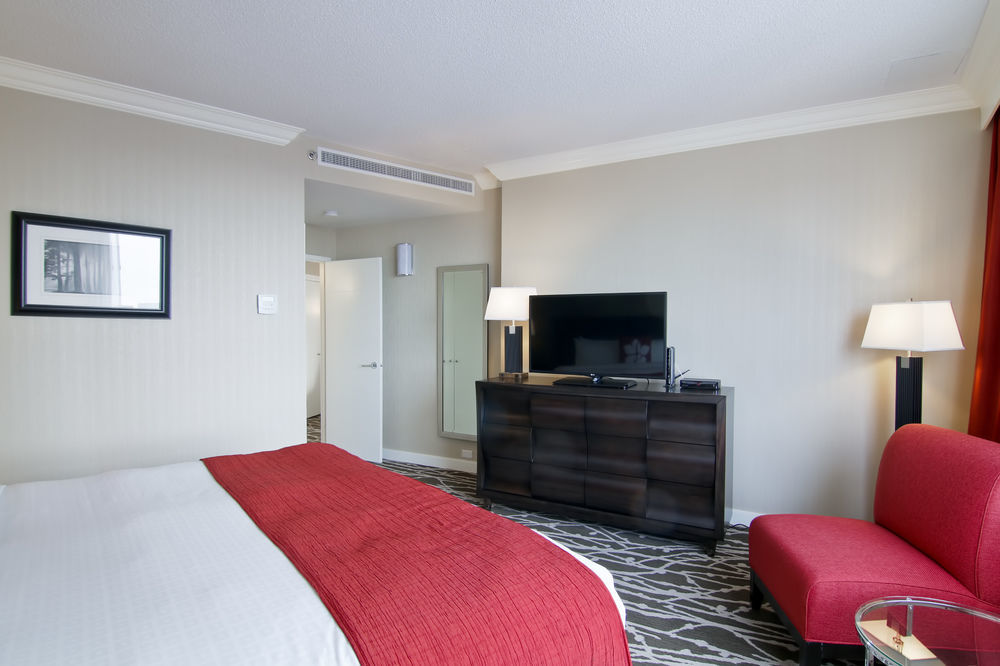 Chateau Lacombe Hotel Edmonton