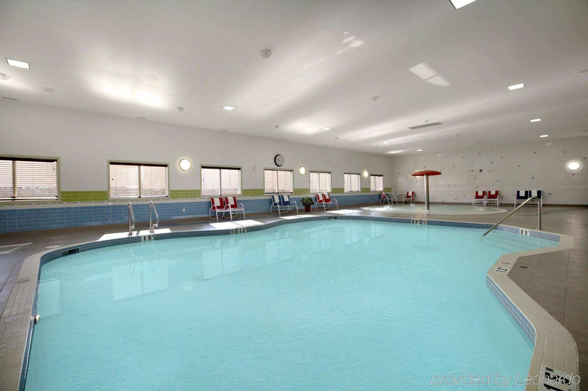 Hampton & Edmonton/west 3*