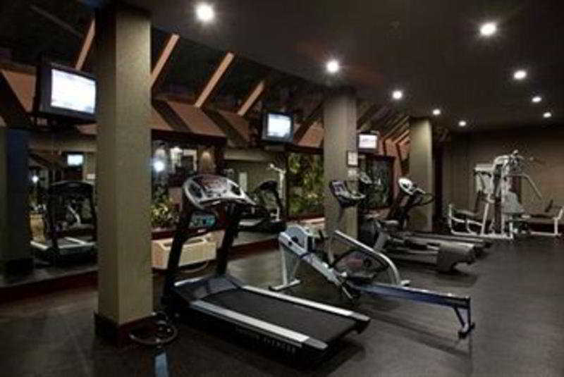 Hotel Sandman Signature South 4*