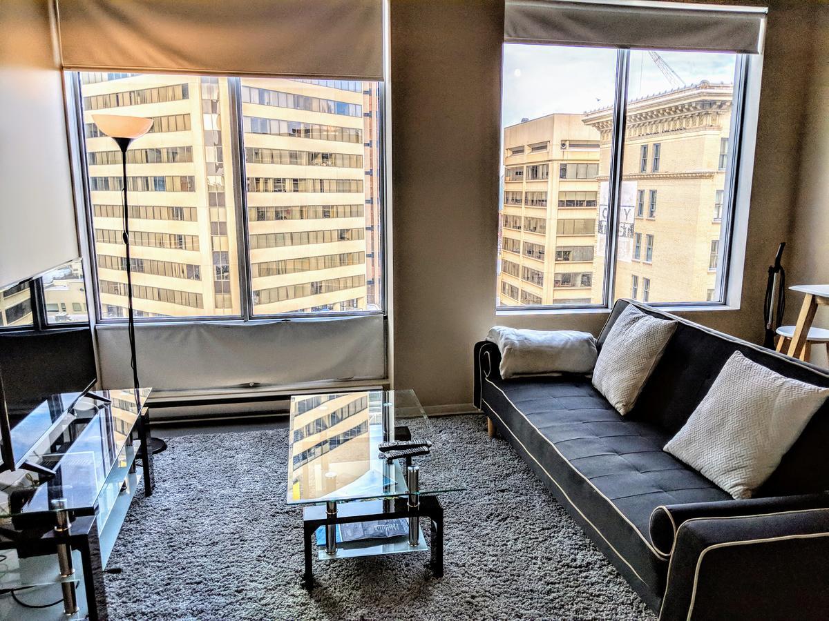 Modern Downtown Loft Near Rogers Place,shaw Conf *