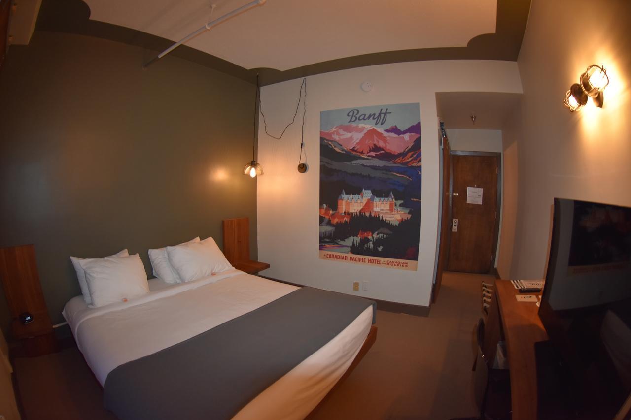 Hotel Crash Downtown 2*