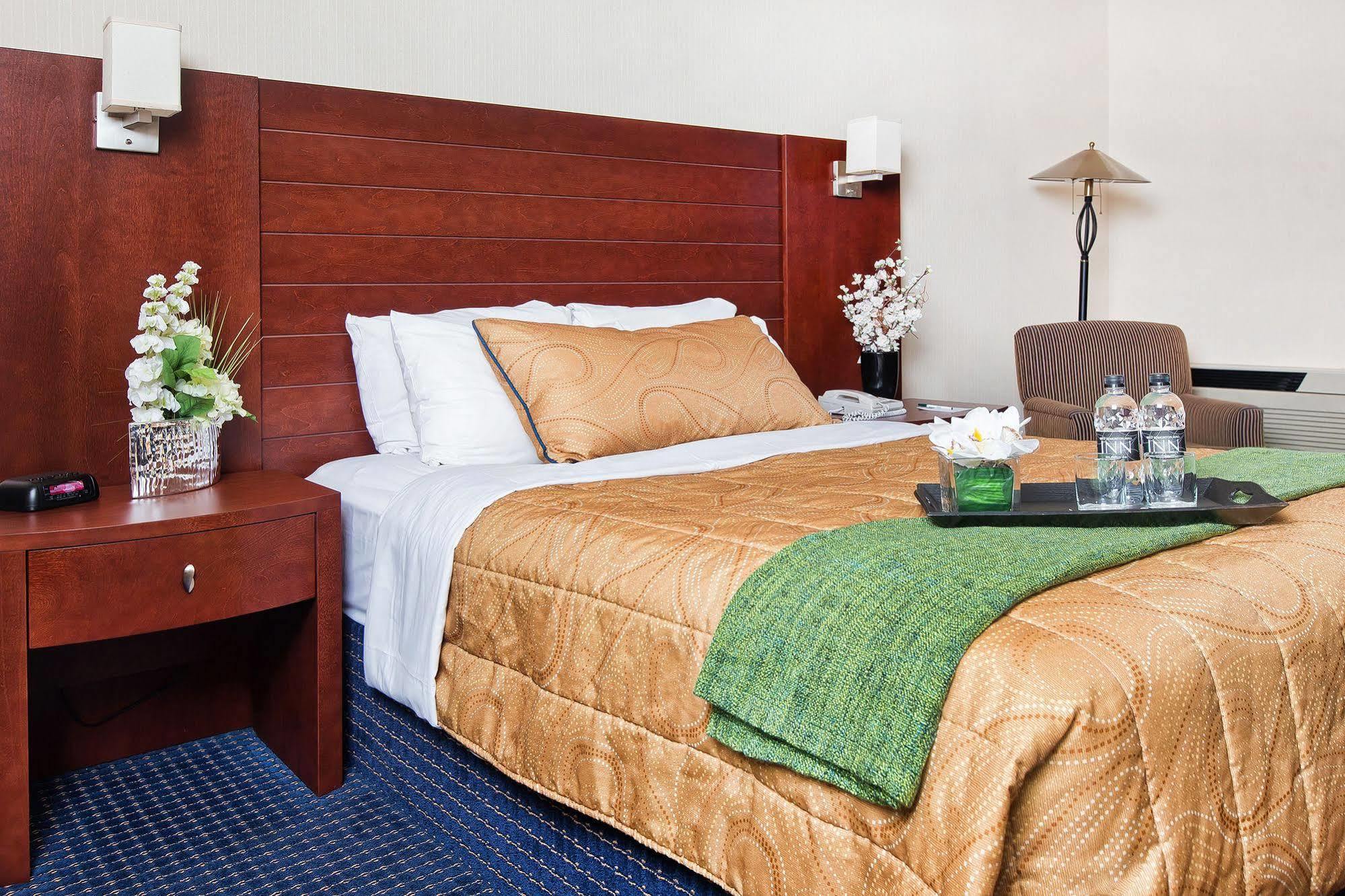 Inn West Mall Edmonton
