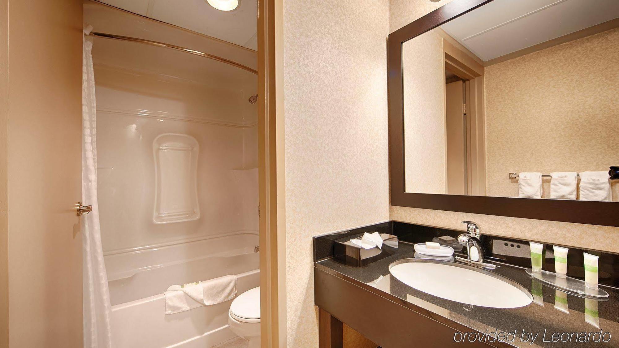 Western Centre 3* Edmonton