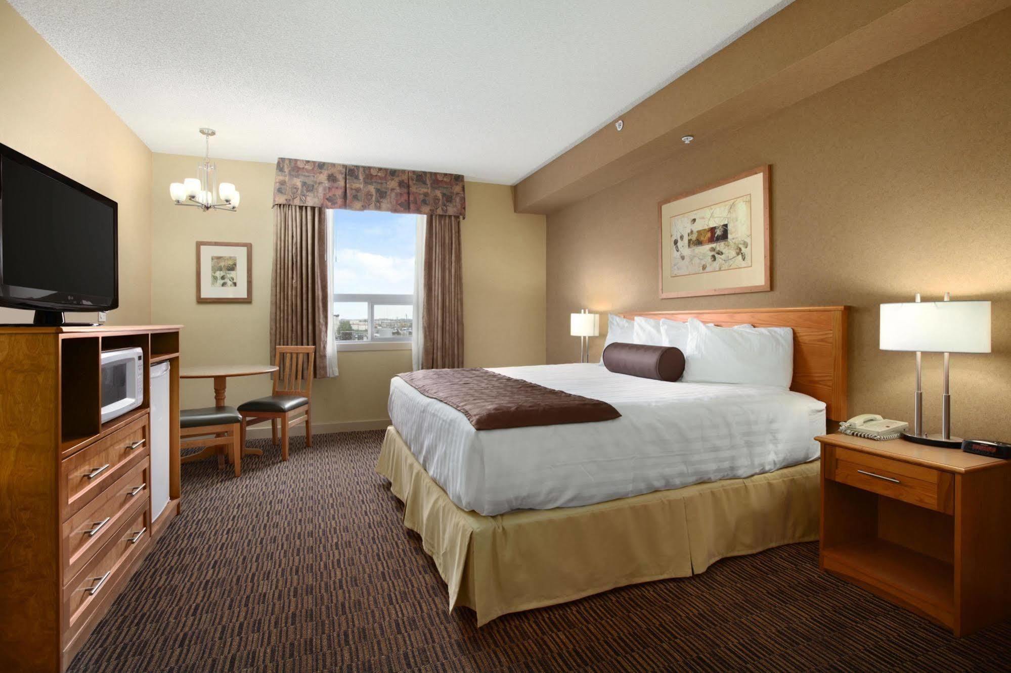 Days & By Wyndham West 3* Edmonton