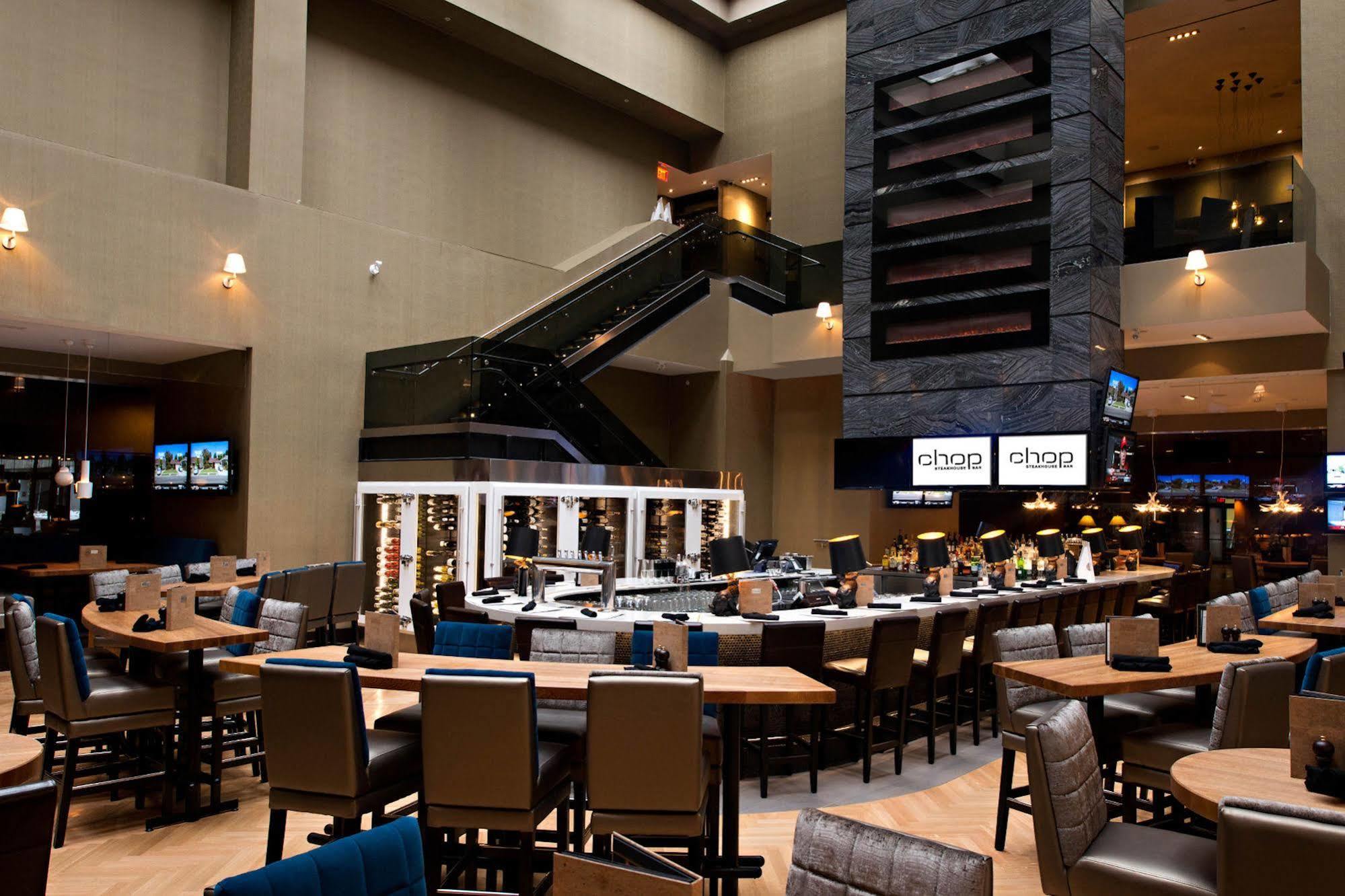 Sandman Signature Downtown Hotel