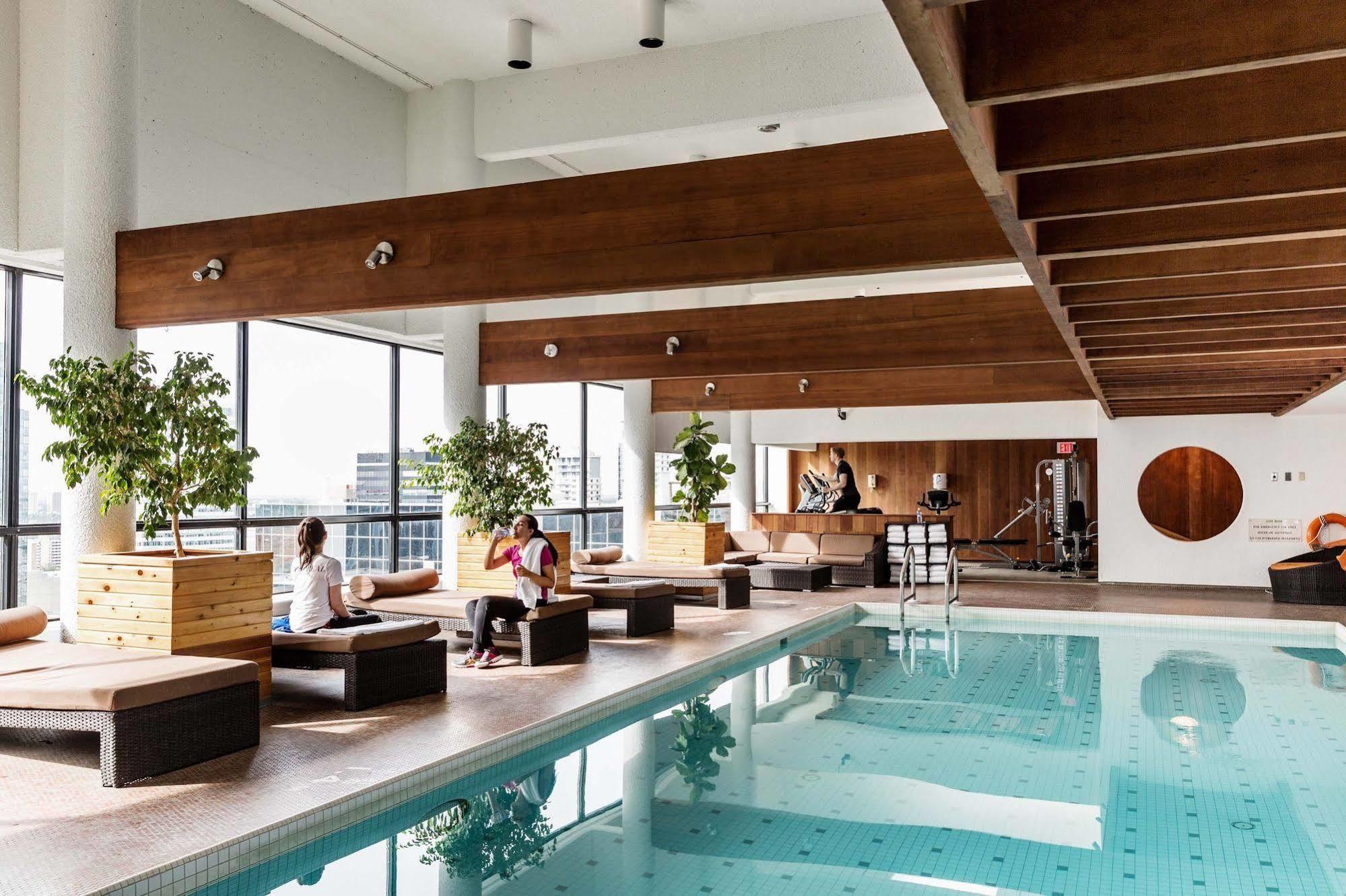 Sandman Signature Downtown Hotel
