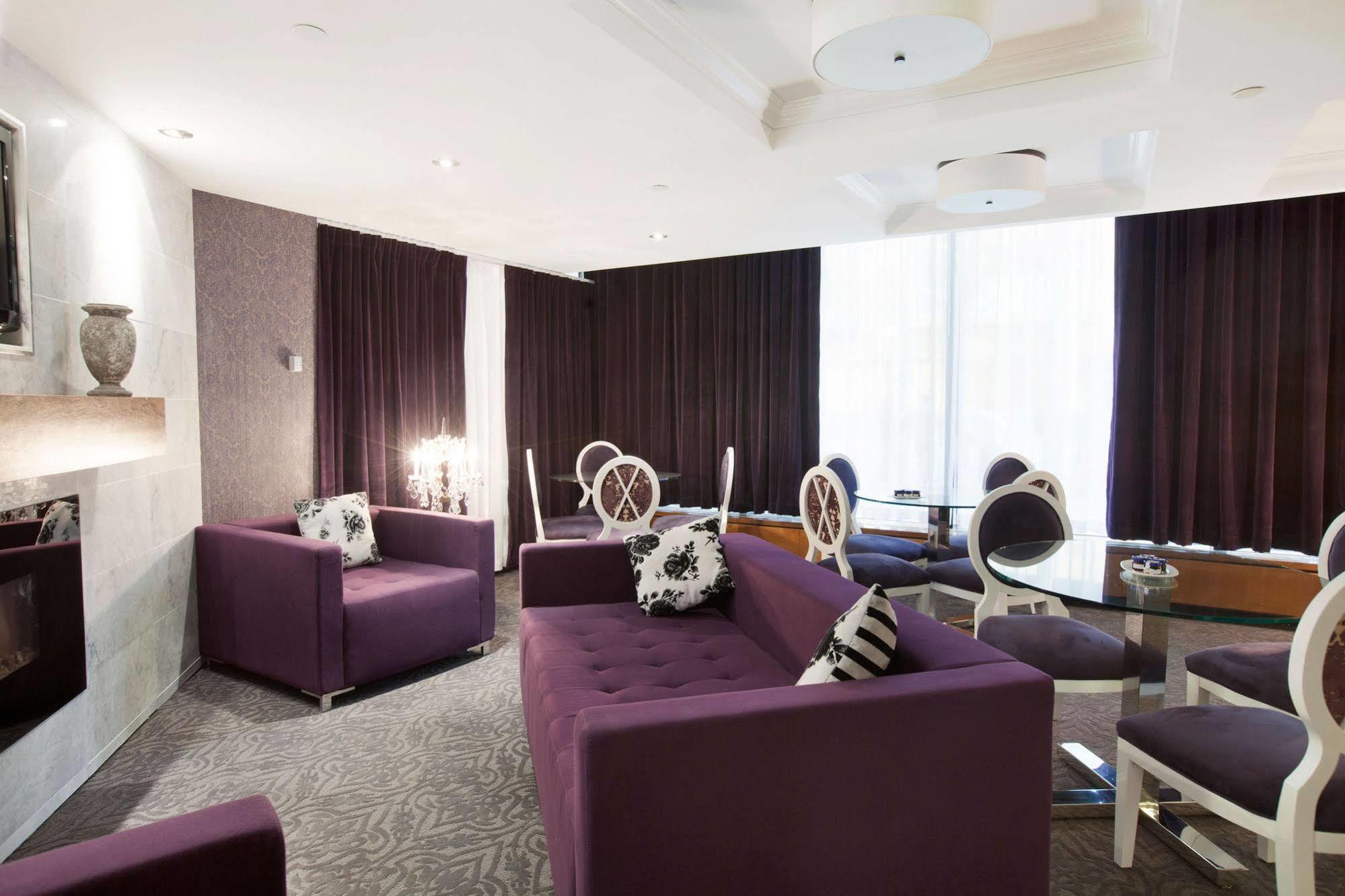 Hotel Sandman Signature Downtown 4*