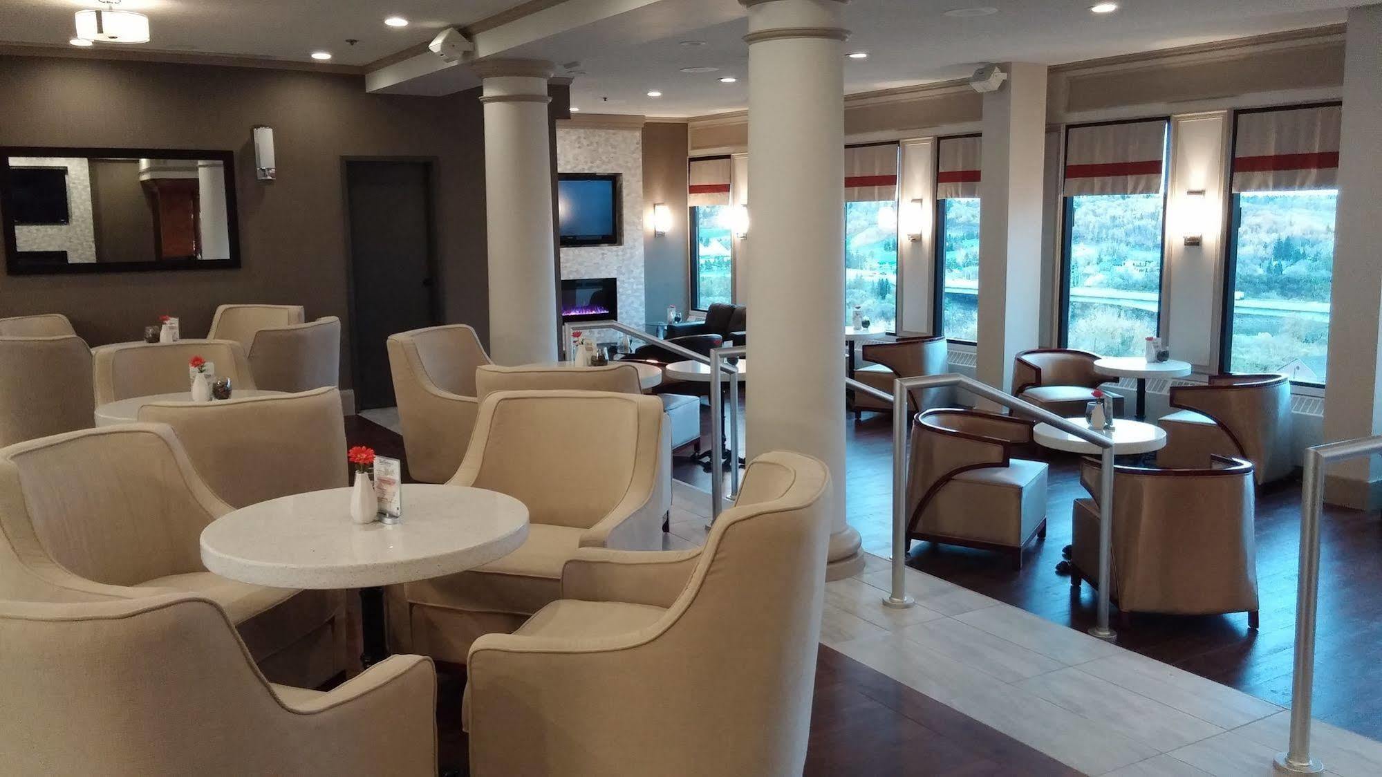 Chateau Lacombe Hotel Edmonton