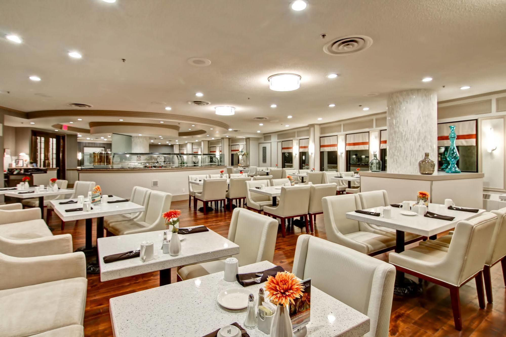 Chateau Lacombe Hotel Edmonton