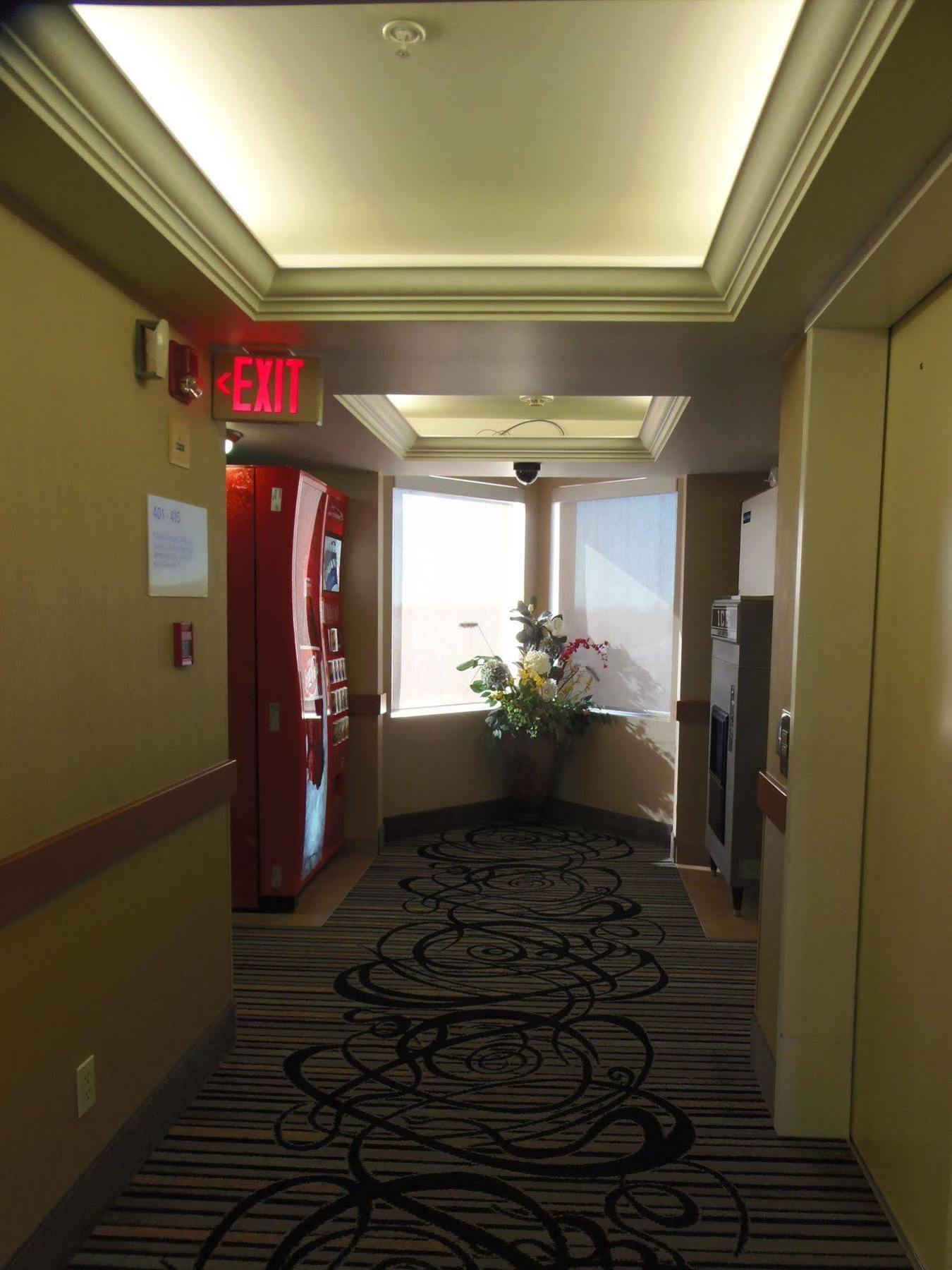 Rosslyn & Hotel 3*