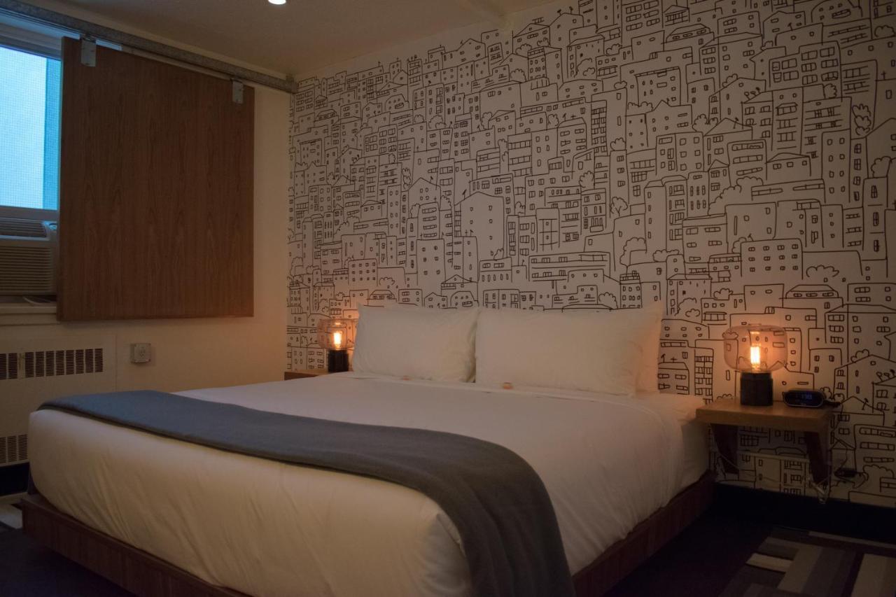 Crash Downtown Hotel 2*