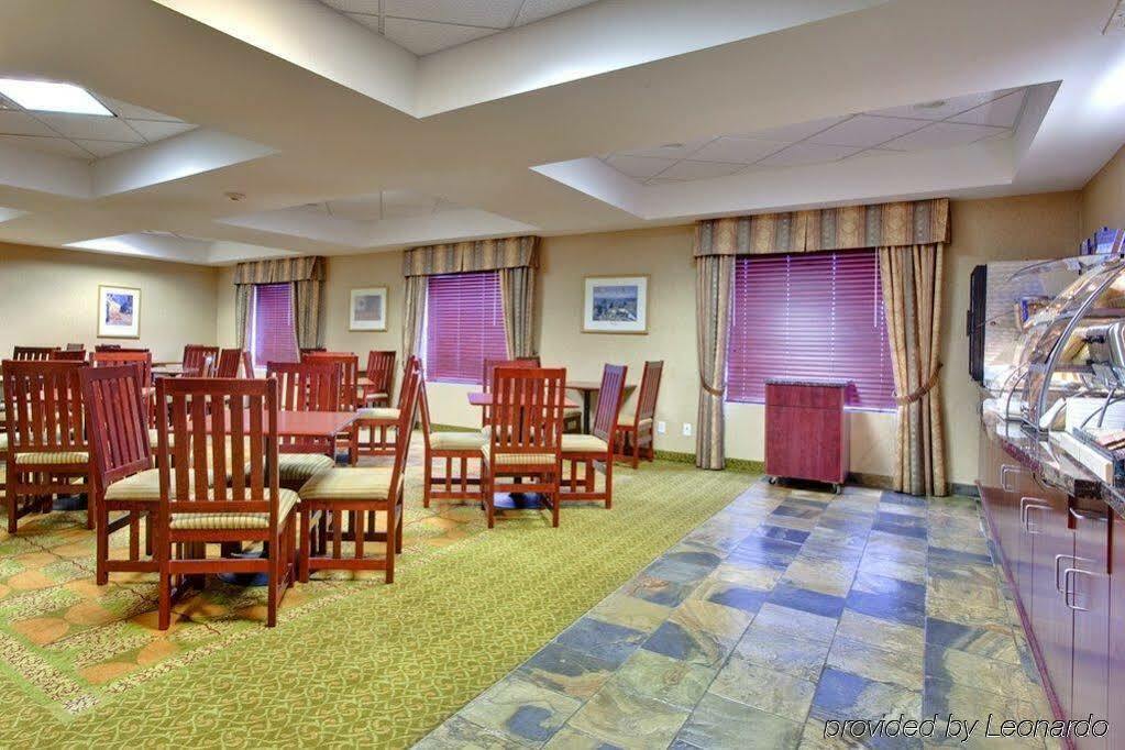 Hotel Holiday Express North By Ihg Edmonton