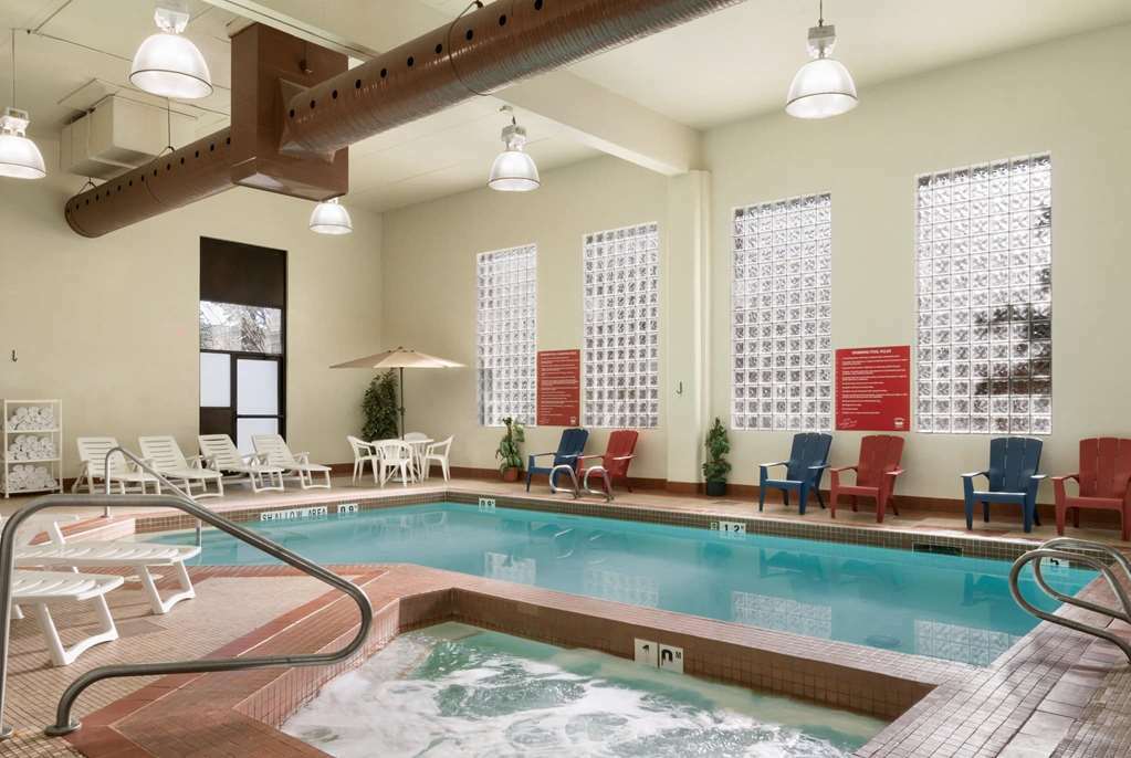 Travelodge By Wyndham South Hotel 3*