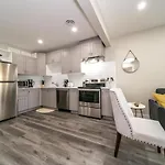 Modern Oasis Guest Suite I Walk Out Patio I Wem I Wifi!
