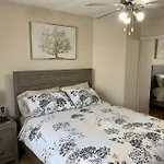 Chris Cozy Condo Commonwealth #205 Edmonton