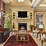 Travelodge By Wyndham Edmonton East