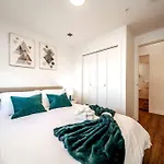 Exotic,Lush,Rainforest,Cr,Suite,King,U/G,Wifi