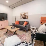 Modern Country Retreat, 5 Min To Dt & Rogers Place, Secure Ug Parking, Long Stays, Fast Wifi