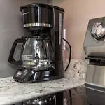 New, Euro-Style Suite, Whyte Avenue, Ac, Netflix, Sleeps 6!