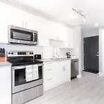 Modern & Stylish 1-Bedroom Unit