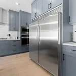 Family Home Retreat - 9 Mins To Wem - Vintage Arcade-Ping Pong -Air Conditioning