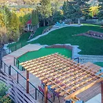 Stunning River View Home, King Bed, Golf, Firepit