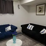 Family-Friendly, Netflix, Cozy Comfy 2 Bed Room Basement Suite,Sleeps 5