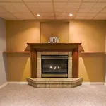 Beautiful 5 Bdrm Ac Home, Pool, Yard, Wifi, Fireplace, Parking, Transit, Town Centre - Sleeps 10