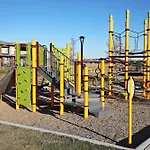 Queen Bed,Near Airport,Kids Playground,Disney+
