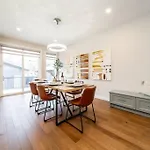 The Azure, Near Dt & University, Two King Beds!