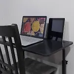 Cozy 2-Bedroom Basement Guest Suite With Private Entrance And Proximity To The Airport
