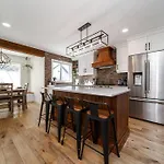 Stylish Euro Vibes Home, Small Gym, Ac, Yard, Office