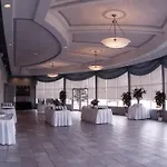 Chateau Louis Hotel & Conference Centre