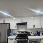 Cozy Basement Suite - Private Entrance - Free Netflix