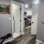 Cozy Basement Suite - Private Entrance - Free Netflix