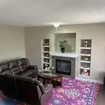 South Ed Stay Relax In Our Spacious 3 Bedroom Home