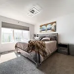 New Luxury House In South Edmonton Near Airport