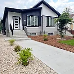 Central 3 Queen Beds,Double Garage,Disney+