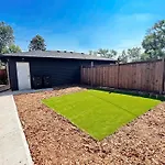 Central 3 Queen Beds,Double Garage,Disney+