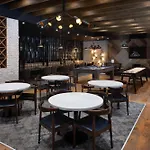 Delta Hotels By Marriott Edmonton Centre Suites