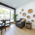 Modern Retreat, Aircon, Backyard, Near Dt & Wem