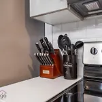 Blissful Suite, Cozy, Wifi, Desk, Close To Wem
