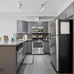 Studio Loft, 2 Bd, Ug Parking, 5 Min To Rogers!