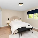 Bunkbeddreams,10 Beds,Near Rogers Place And Nait