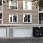 Ice District 2 Kings Private Parking Patio