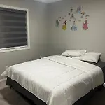 Bedroom Sw Edmonton Hwy 2 Near Yeg