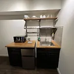 Dt 1 Bedroom 1Bath Cozy Suite 8 Min Walk To Arena